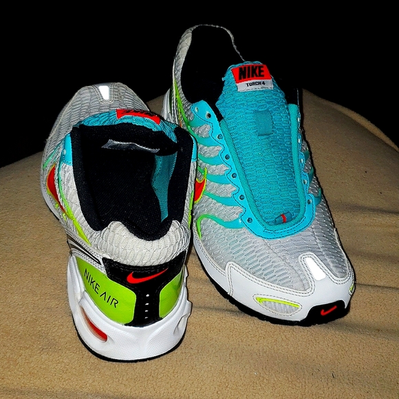 Nike Air Torch 4 Size 7.5 Woman's - Picture 2 of 3